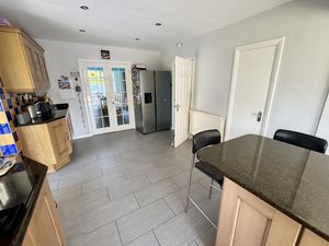Breakfast Kitchen- click for photo gallery